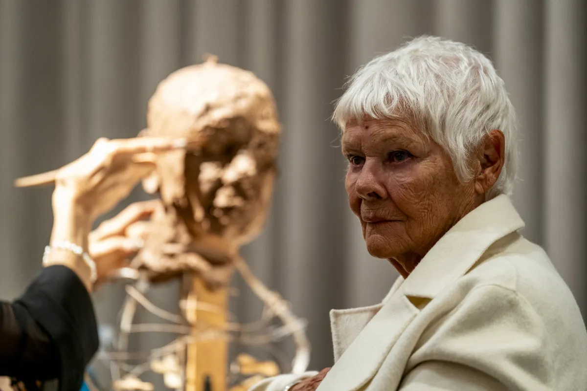 Dame Judi Dench sits for sculptor Frances Segelman live in front of an invited audience at Claridge's in London Picture date: Monday May 19, 2025.