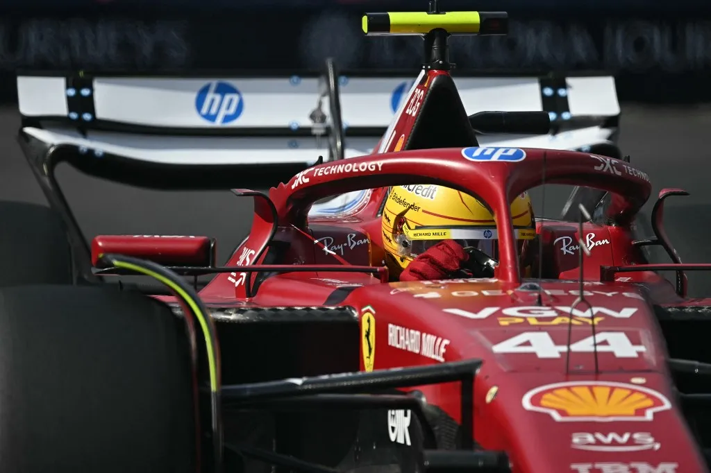 Forma-1 Ferrari's British driver Lewis Hamilton drives during qualifying for the Formula One Monaco Grand Prix at the Circuit de Monaco, on May 24, 2025. (Photo by Gabriel BOUYS / AFP)