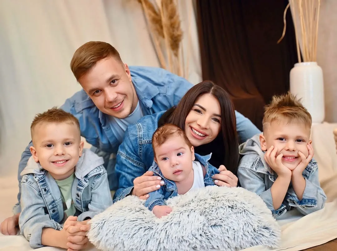 Fekete Dávid egy új videóban mutatta meg a súlyos betegen született kisfiát  - ORIGO