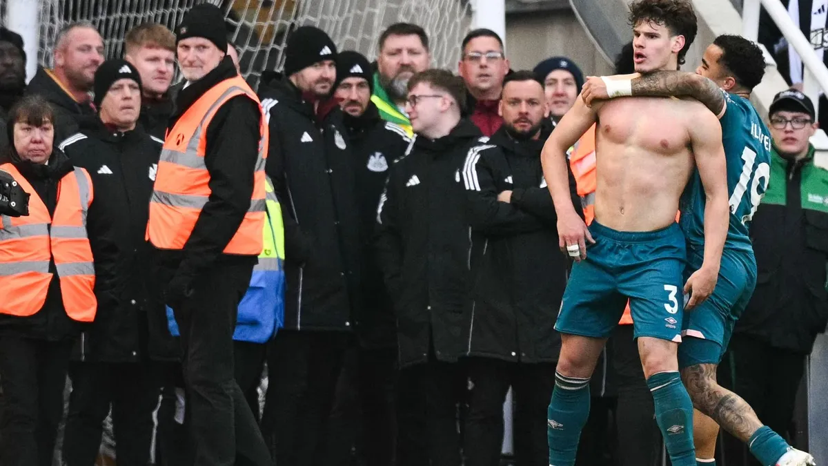 Hivatalos: Kerkez Milos a Liverpoolé, így áll rajta az új mez
