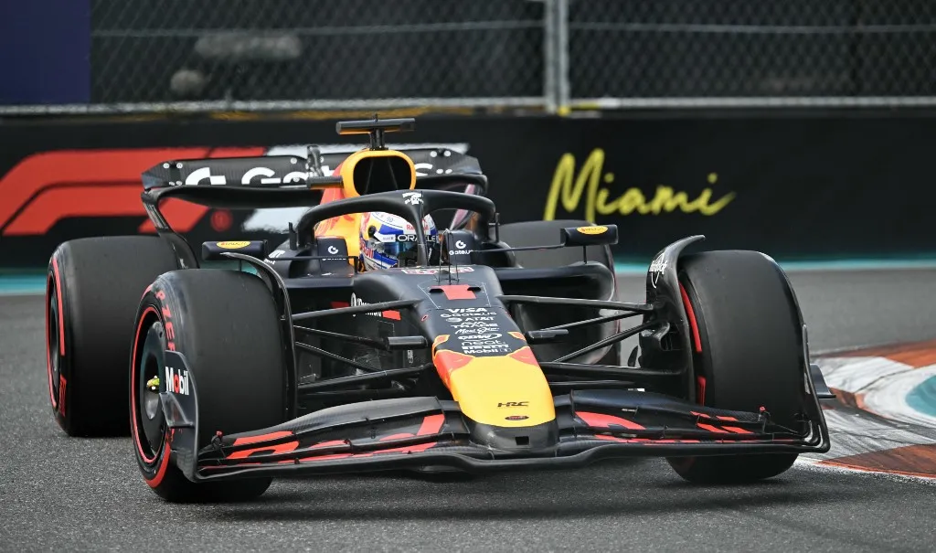 Forma-1 Red Bull Racing's Dutch driver Max Verstappen races during the qualifying session for the 2025 Miami Formula One Grand Prix at Miami International Autodrome in Miami Gardens, Florida, on May 3, 2025. (Photo by Chandan Khanna / AFP)