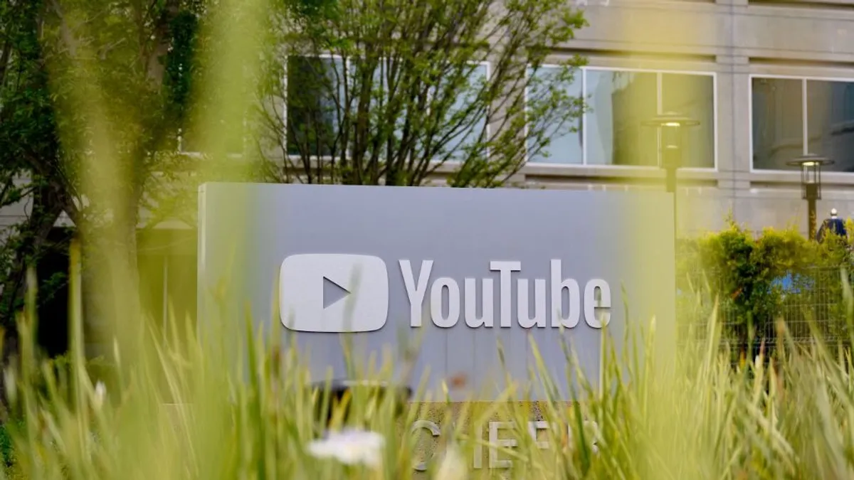 Oroszország döntött a YouTube sorsáról