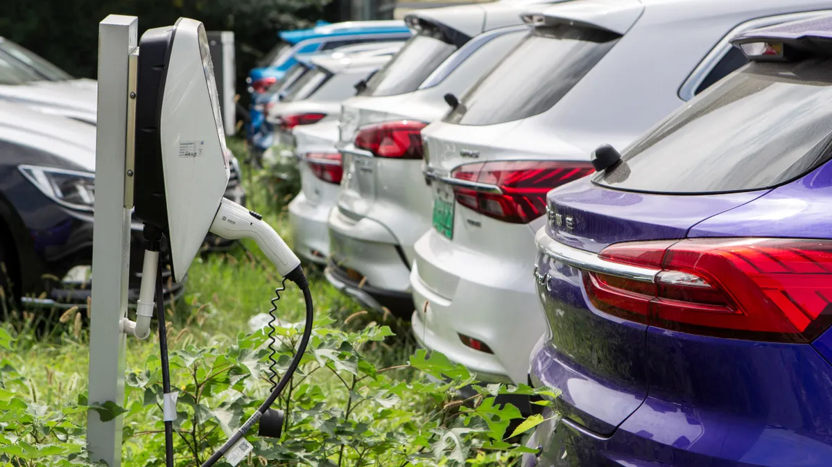 Ömlenek az elektromos autók az egyik türk államba
