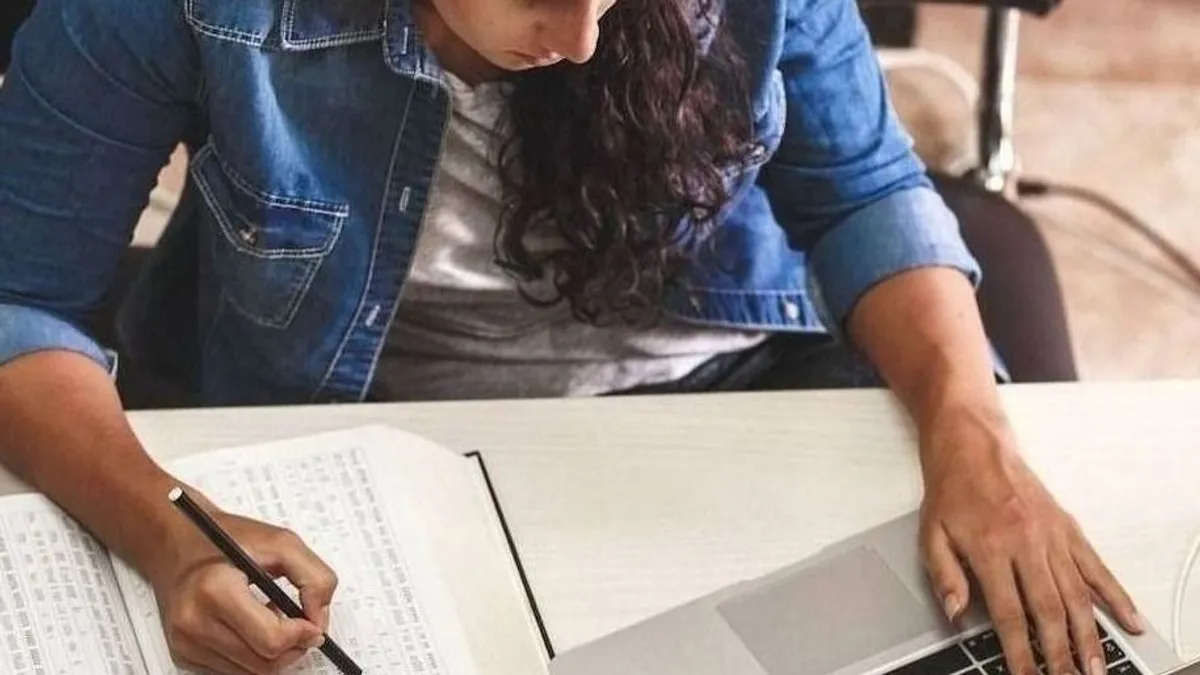 Tanulás kamaszoknak: 5 zseniális trükk, amitől maguktól fognak leülni tanulni