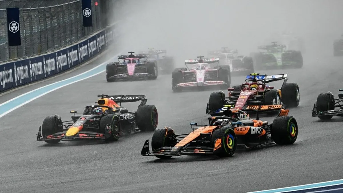 Balesetek és totális káosz a Forma-1-es Miami sprintfutamon