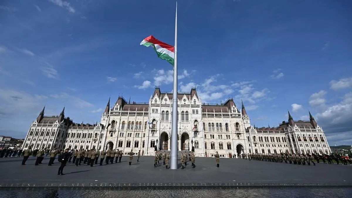 Teljes a pánik a dollármédiában az átláthatósági törvény miatt