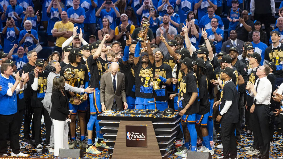 Drámai körülmények között írt történelmet az új NBA-bajnok – videó