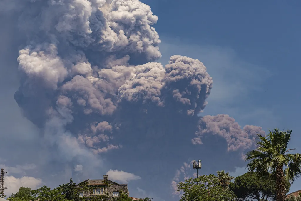 Vulkánkitörés Olaszországban, VulkánkitörésOlaszországban, Etna, Szicília