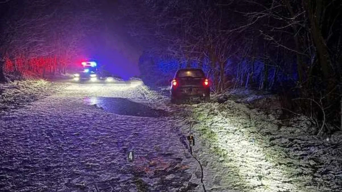 Belehalt egy férfi abba, hogy barátja az autója után húzta egy motorháztetőn