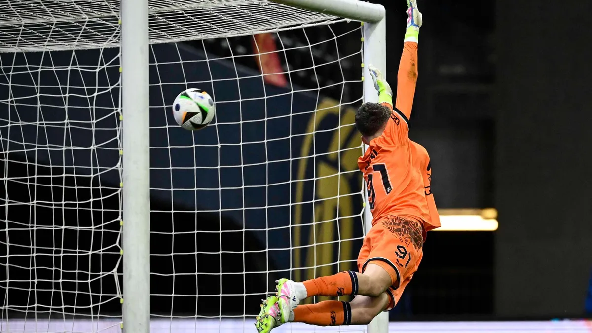Rossi ausztriai kiszemeltje is gólt lőtt a Liverpool magyar kapusának