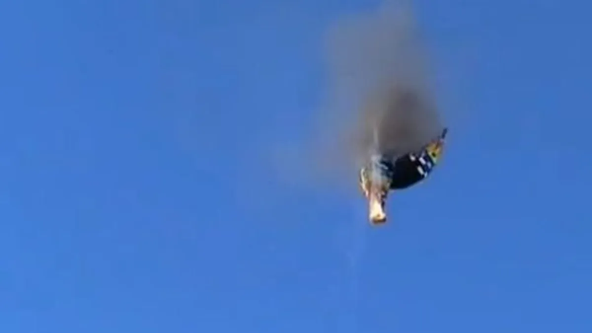 Sikoltozva ugrottak ki a lángoló hőlégballonból az utasok – megrázó videó