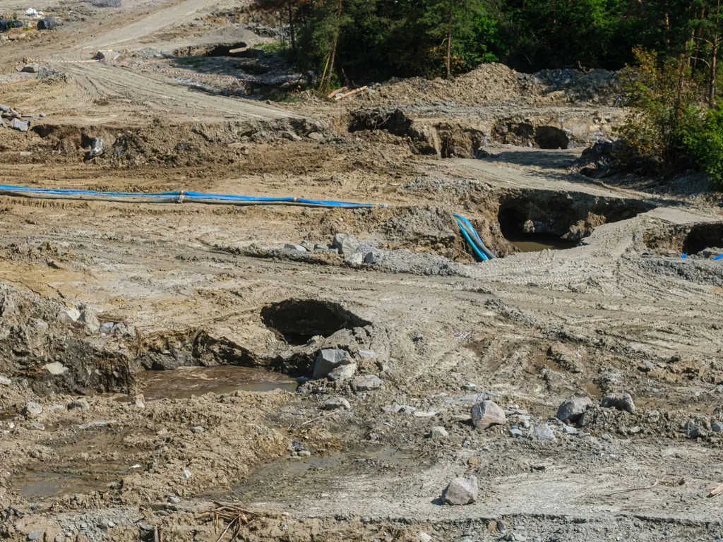 A Korond-patak a Só-szorosban, Parajd, parajdi sóbánya, parajdisóbánya, árvíz, 2025