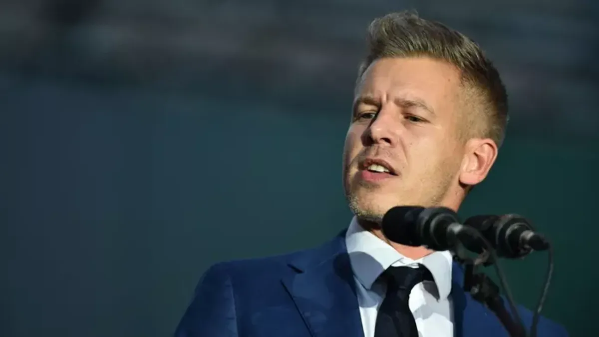 Miért húzzák Magyar Péter mentelmi ügyét, miközben másoké napok alatt lezárul?
