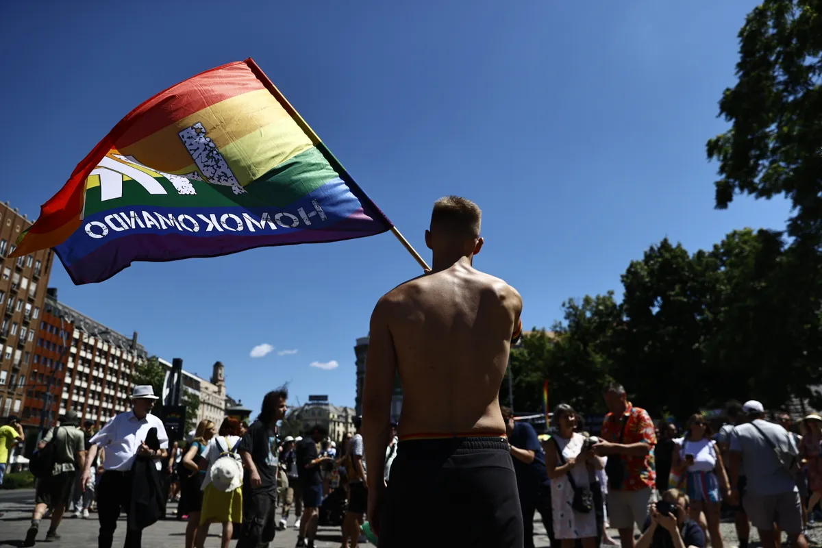 Egy férfi úgy gondolta, a Pride napján végez nyilvános önkielégítést