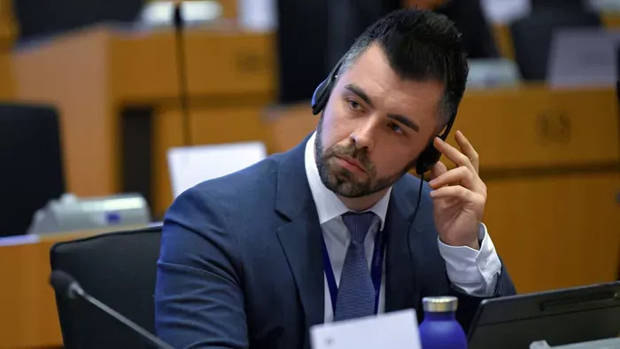 Hogy nem szakadt rá a plafon! – Kulja András legnagyobb hazugságai a tévévitából