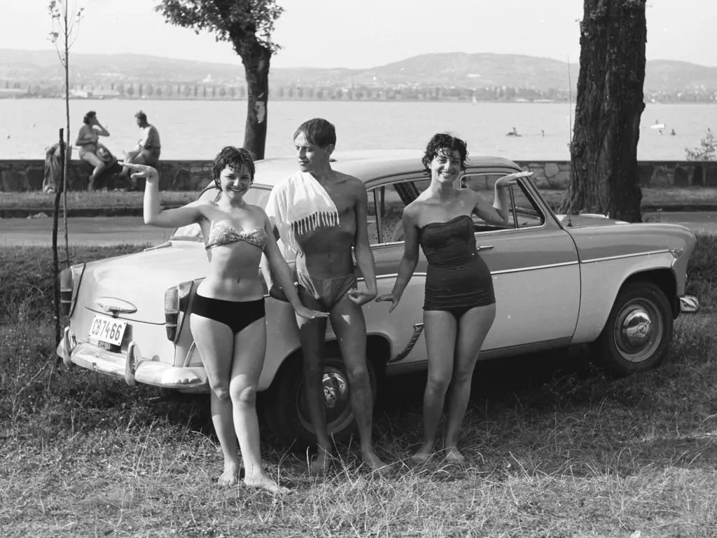 Nézze meg képeinket a régi balatoni nyaralások, régibalatoninyaralások, strand, strandolás, archív, galéria, 2025
