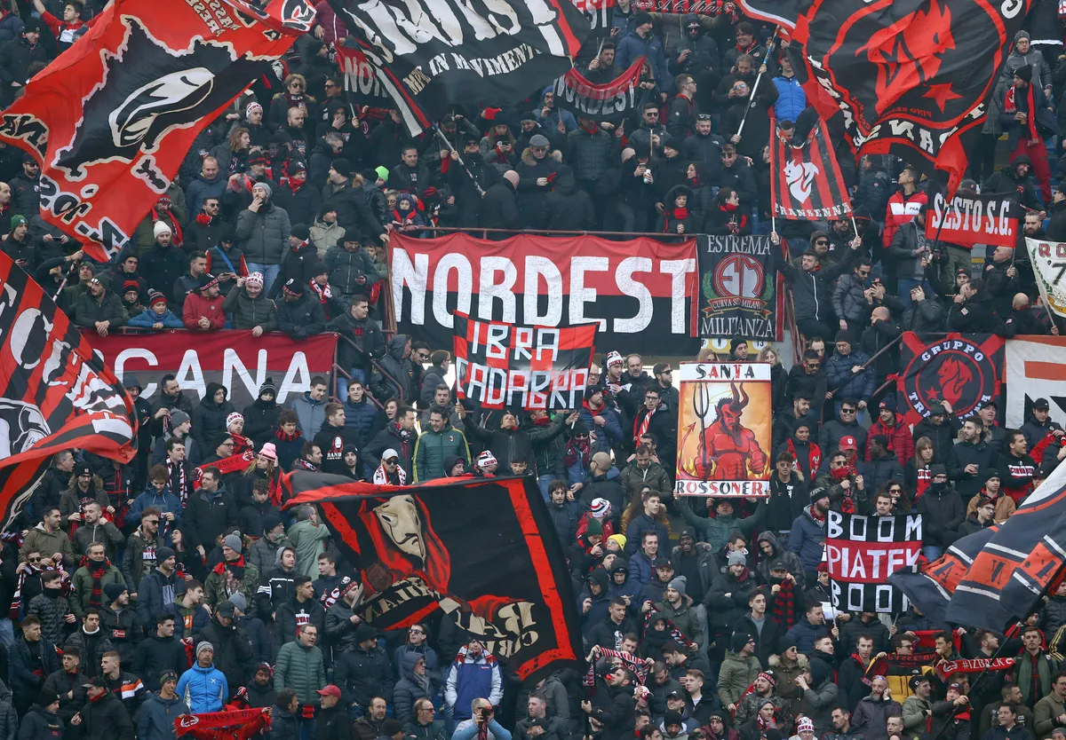 Milan supporters during the Serie A match Ac Milan v Udinese Calcio at the San Siro Stadium in Milan, Italy on January 19, 2020 (Photo by Matteo Ciambelli/NurPhoto) (Photo by Matteo Ciambelli / NurPhoto via AFP), maffia