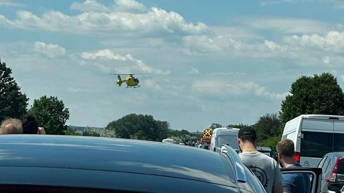 Halálos baleset miatt áll az M3-as