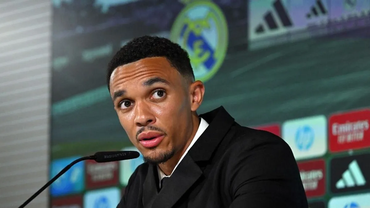 Kínos helyzetbe került, máris magyarázkodnia kellett a Real Madrid sztárigazolásának