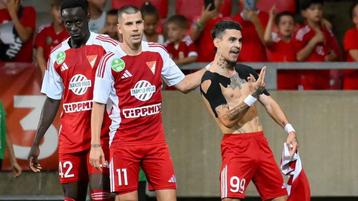 Debrecen, 2024. augusztus 31.
A debreceni gólszerző Brandon Domingues (j), valamint csapattársai Ferenczi János (k) és Yacouba Silue a labdarúgó OTP Bank Liga 6. fordulójában játszott Debreceni VSC - ZTE FC mérkőzésen a debreceni Nagyerdei Stadionban 2024. augusztus 31-én. A Debrecen 3-1-re győzött.
MTI/Czeglédi Zsolt