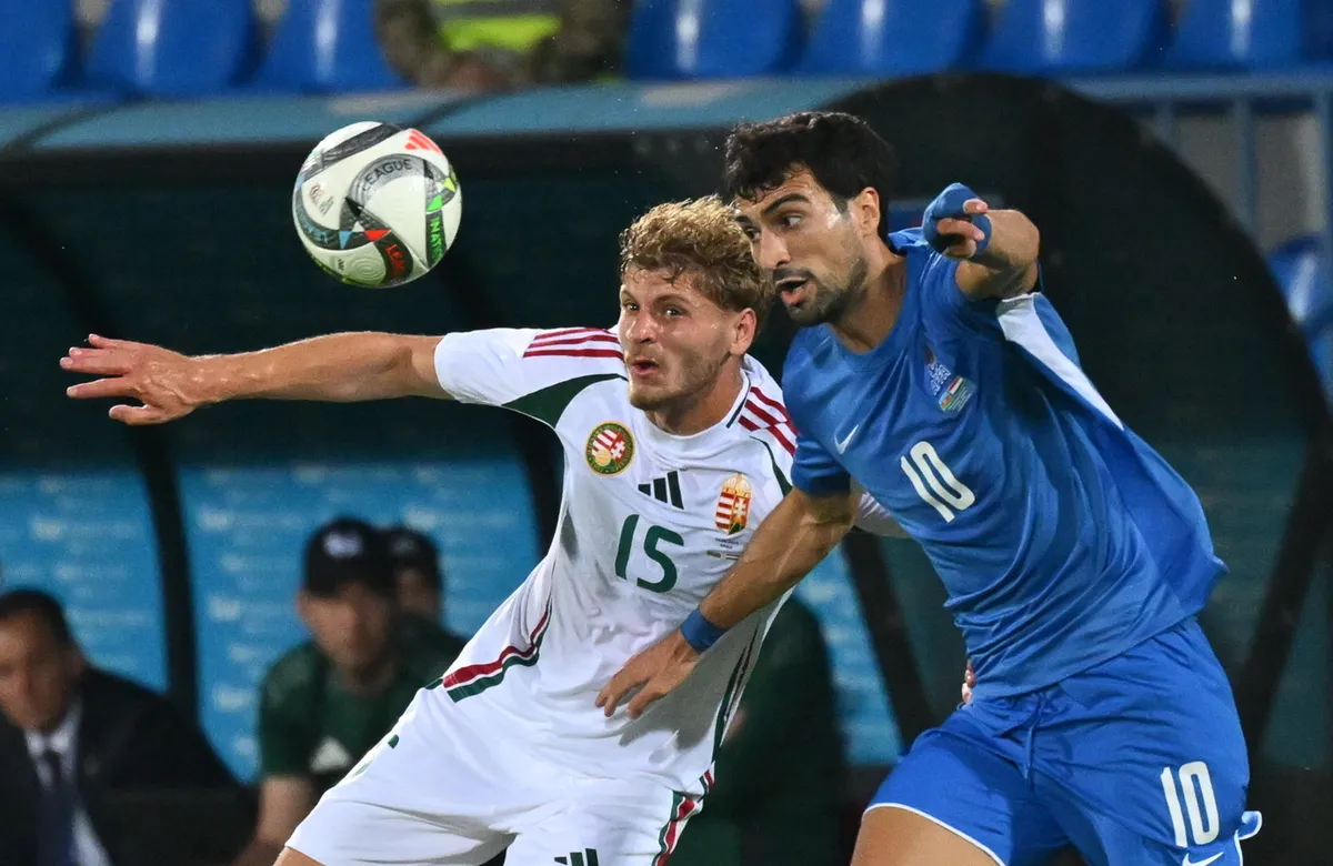 Baku, 2025. június 10.
Dárdai Márton (b) és az azeri Mahir Emreli az Azerbajdzsán - Magyarország barátságos labdarúgó-mérkőzésen Bakuban, a Dalga Arenában 2025. június 10-én.
MTI/Czeglédi Zsolt