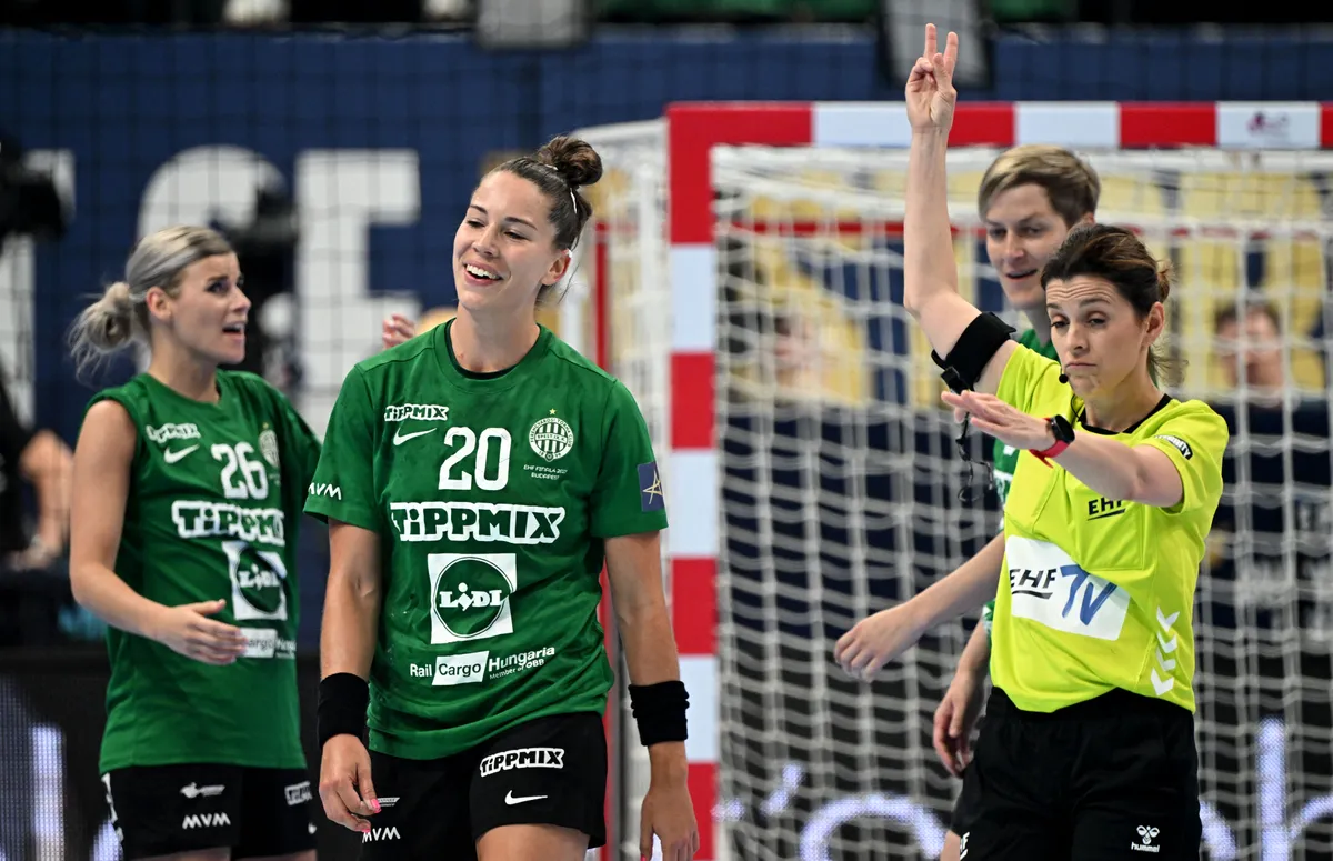 Fradi, Ferencvaros' German Left Back Emily Bolk (2nd L) reacts to a referee's decision during the women's EHF Champions League final match between Vipers Kristiansand and Ferencvarosi Torna Club FTC-Rail Cargo Hungaria in Budapest, Hungary on June 4, 2023. (Photo by Attila KISBENEDEK / AFP)
