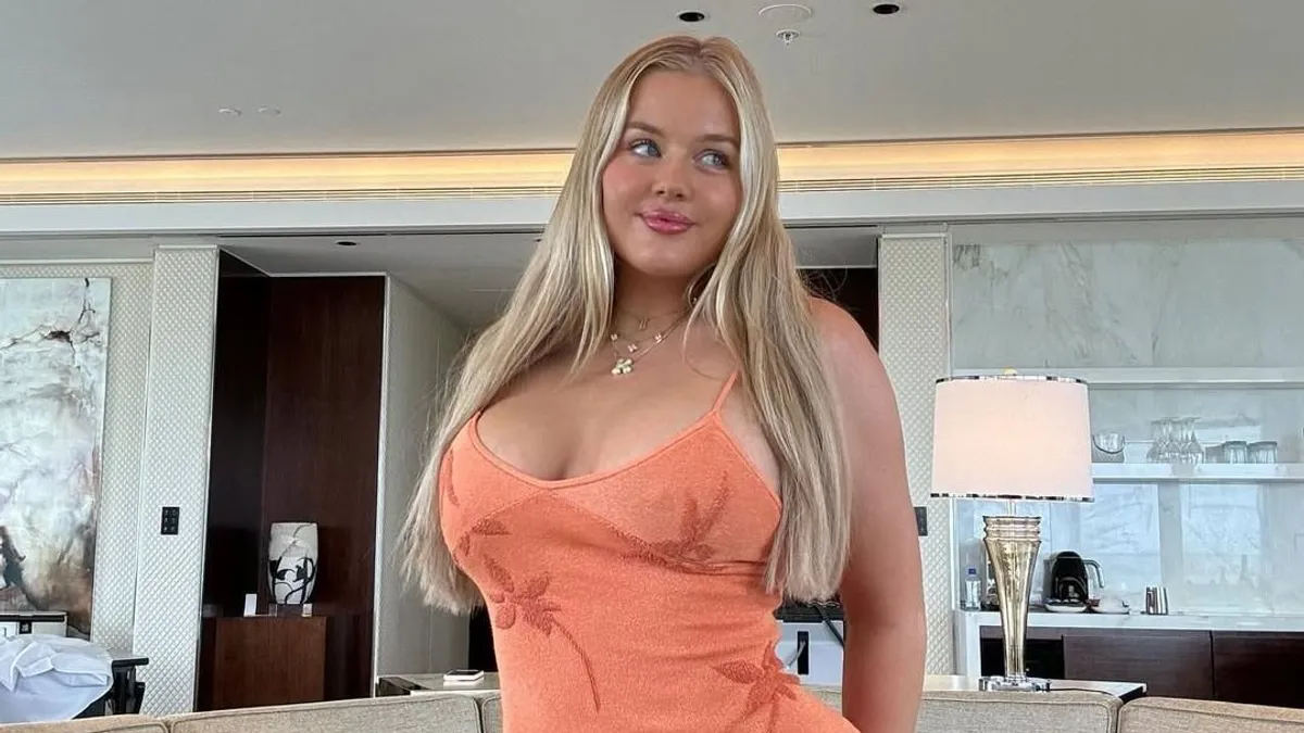Ez történt a bögyös OnlyFans-modellel, miután Törökországban csináltatott fenékplasztikát