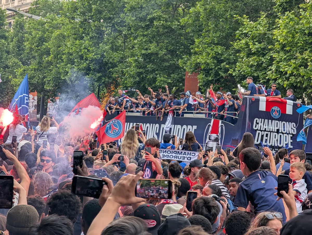 PSG, PARIS, FRANCE - JUNE 01: Paris Saint-Germain attends a parade with the UEFA Champions League cup at Champs-Elysees in Paris, France on June 01, 2025. Luc Auffret / Anadolu (Photo by Luc Auffret / ANADOLU / Anadolu via AFP)