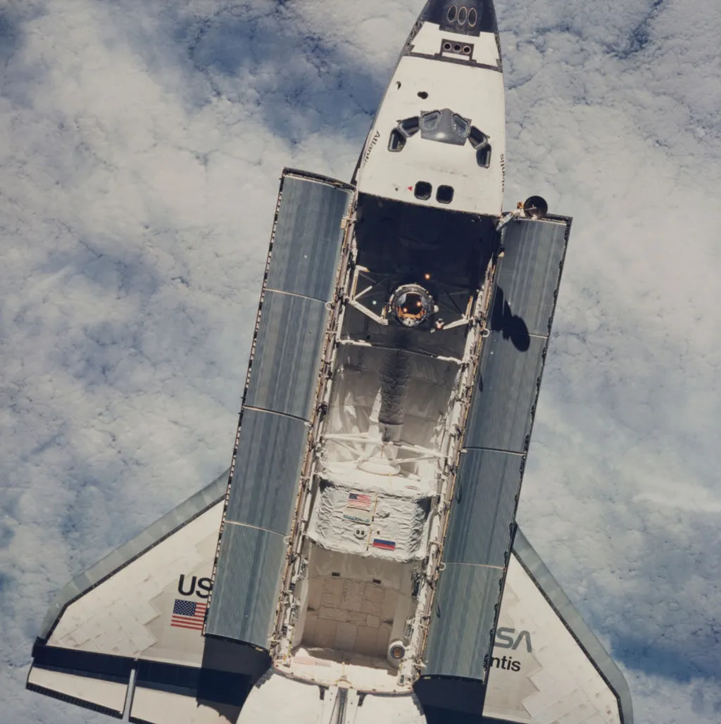 űrutazás, megérkezés, Holdra szállás, MIR, Neil Armstrong
