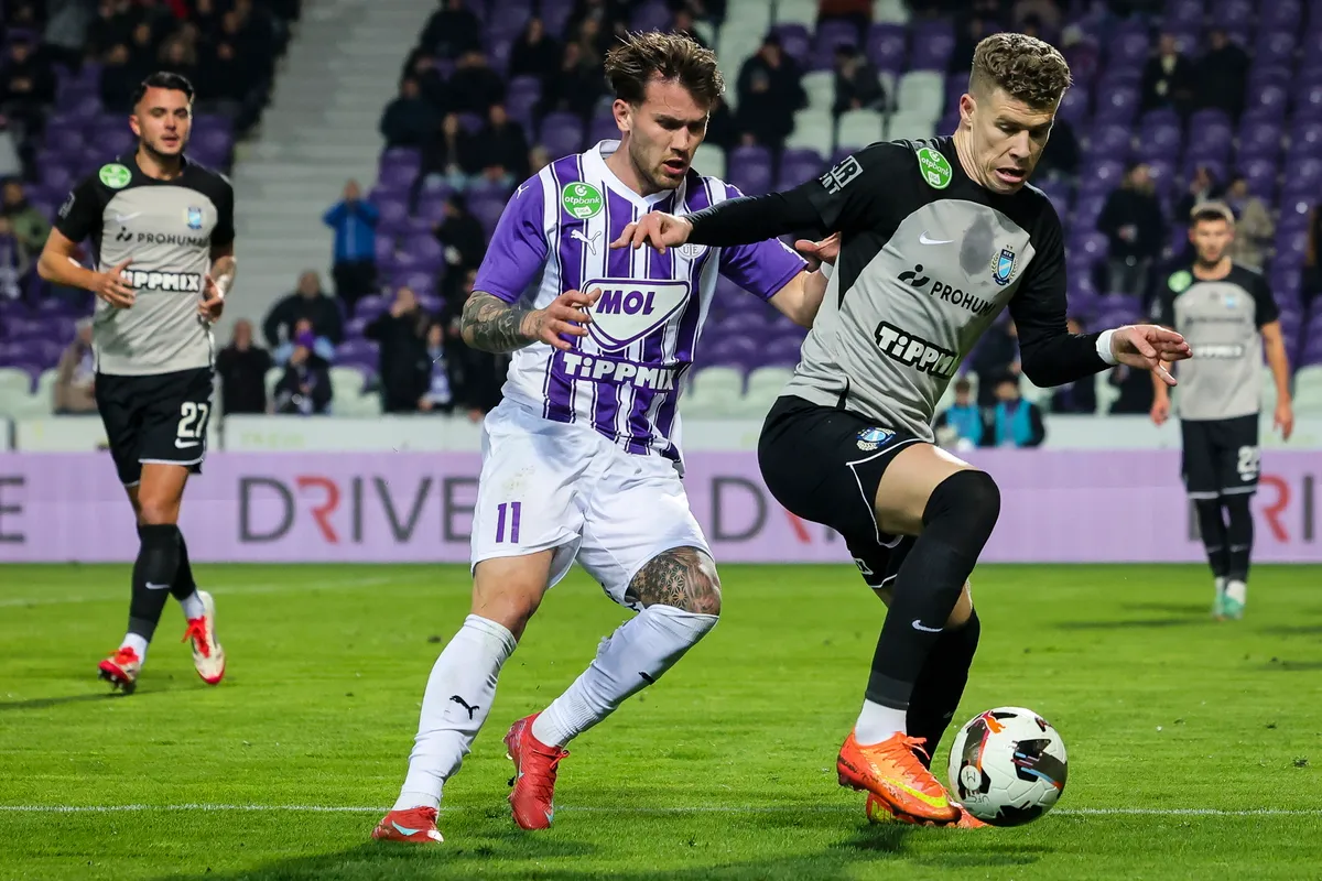 Budapest, 2025. március 1.
Horváth Krisztofer, az Újpest (b) és Molnár Rajmund, az MTK játékosa a labdarúgó OTP Bank Liga 22. fordulójában játszott Újpest FC - MTK Budapest mérkőzésen a Szusza Ferenc Stadionban 2025. március 1-jén.
MTI/Hegedüs Róbert