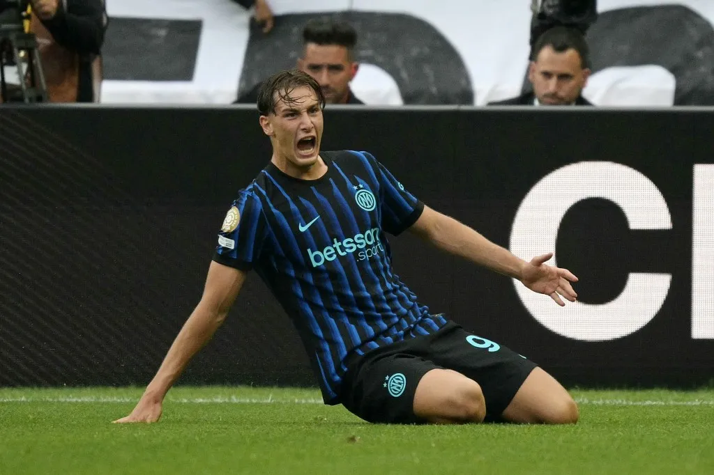 Inter Milan's Italian forward #94 Francesco Esposito celebrates scoring his team's first goal during the FIFA Club World Cup 2025 Group E football match between Italy's Inter Milan and Argentina's River Plate at the Lumen Field stadium in Seattle on June 23, 2025. (Photo by JUAN MABROMATA / AFP)