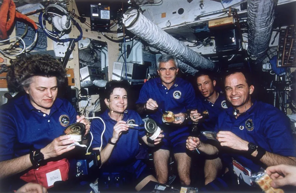 űrutazás, megérkezés, Holdra szállás, MIR, Neil Armstrong