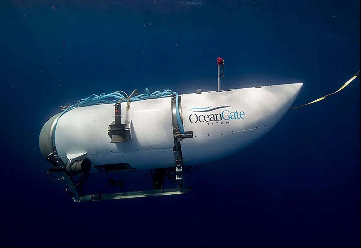 Titan, Karen Lo, héritière sino-américaine d’un empire agroalimentaire, avait déboursé près de 800 000 euros pour une expédition exclusive à bord d’un submersible en direction de l’épave du Titanic. Un rêve qui s’est évaporé… et qui pourrait bien se régler devant la justice. Son rêve est tombé à l'eau : Karen Lo, riche héritière sino-américaine d'un empire du lait de soja, voulait approcher le Titanic. Ce ne sera pas le cas, rapporte 20 minutes. Retour en arrière : en 2018, Karen Lo signe avec Cookson Adventures, une agence britannique spécialisée dans les voyages ultra-personnalisés pour milliardaires. Son projet est de plonger à bord d'un sous-marin à plus de 3 800 mètres de profondeur dans l’Atlantique Nord pour observer de ses propres yeux la carcasse du mythique paquebot. Montant de la facture : 798 790 euros. Mais l’expédition se heurte rapidement à une série d’imprévus. Retardée une première fois pour des raisons techniques, elle est ensuite suspendue durant la pandémie de Covid-19. Puis, en juin 2023, survient le drame : le sous-marin Titan, de l’entreprise OceanGate, destiné à la mission, implose lors d’une plongée similaire, causant la mort de ses cinq occupants. Karen Lo n’était pas du voyage, mais l’accident tragique scelle définitivement le sort de l’expédition. Karen Lo, the Chinese-American heiress to a food empire, had paid nearly €800,000 for an exclusive expedition aboard a submersible to the wreck of the Titanic. A dream that evaporated... and which could well end up in court. Her dream fell through: Karen Lo, the wealthy Chinese-American heiress to a soy milk empire, wanted to get close to the Titanic. This was not to be, reports 20 Minutes. Flashback: in 2018, Karen Lo signed with Cookson Adventures, a British agency specializing in ultra-personalized trips for billionaires. Her plan was to dive aboard a submarine to a depth of more than 3,800 meters in the North Atlantic to see the carcass of the legendary ocean liner with her own eyes. The total bill: €798,790. But the expedition quickly ran into a series of unforeseen events. Delayed once for technical reasons, it was then suspended during the Covid-19 pandemic. Then, in June 2023, tragedy struck: the Titan submarine, owned by OceanGate, intended for the mission, imploded during a similar dive, killing all five of its occupants. Karen Lo wasn't on the trip, but the tragic accident sealed the expedition's fate once and for all. Titanic : un sous-marin touristique explorant l’épave disparaît, des recherches lancées Le sous-marin touristique, qui compte cinq personnes à bord, devait explorer l’épave du célèbre navire, naufragé en 1912. Un homme d’affaires britannique figurerait parmi les portés disparus. Il était parti en mission au fond des mers. Un sous-marin touristique, utilisé pour explorer l’épave du Titanic, a disparu en plein océan Atlantique, annoncent les garde-côtes de Boston, aux États-Unis, à la BBC ce lundi 19 juin 2023. Une mission de recherche et sauvetage a été lancée. Le Canada est également impliqué, aidant les recherches avec un bateau et un avion, ont indiqué à l’AFP les garde-côtes canadiens. L’homme d’affaires britannique Hamish Harding, PDG de l’entreprise « Action Aviation », a indiqué récemment sur les réseaux sociaux qu’il allait faire partie de l’équipage. Depuis 2021, la société Ocean Gate Expeditions organise des missions de recherche et d’exploration autour de l’épave du bateau. © OceanGate Expeditions via Bestimage Titanic: a tourist submarine exploring the wreck disappears, research launched The tourist submarine, which has five people on board, was to explore the wreck of the famous ship, which sank in 1912. A British businessman is said to be among the missing. He had gone on a mission to the bottom of the sea. A tourist submarine, used to explore the wreck of the Titanic, has disappeared in the middle of the Atlantic Ocean, the Boston Coast Guard, in the United States, announced to the BBC on Monday June 19, 2023. A search and rescue mission was launched. Canada is also involved, helping the search with a boat and plane, the Canadian Coast Guard told AFP. British businessman Hamish Harding, CEO of the company "Action Aviation", recently indicated on social networks that he was going to be part of the crew. Since 2021, the company Ocean Gate Expeditions has been organizing research and exploration missions around the shipwreck.