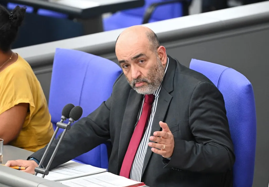 21 May 2025, Berlin: Omid Nouripour (Alliance 90/The Greens), Vice-President of the Bundestag, speaks in the Bundestag. A new Parliamentary Commissioner for the Armed Forces is to be elected in the current session. Photo: Katharina Kausche/dpa (Photo by Katharina Kausche / dpa Picture-Alliance via AFP)