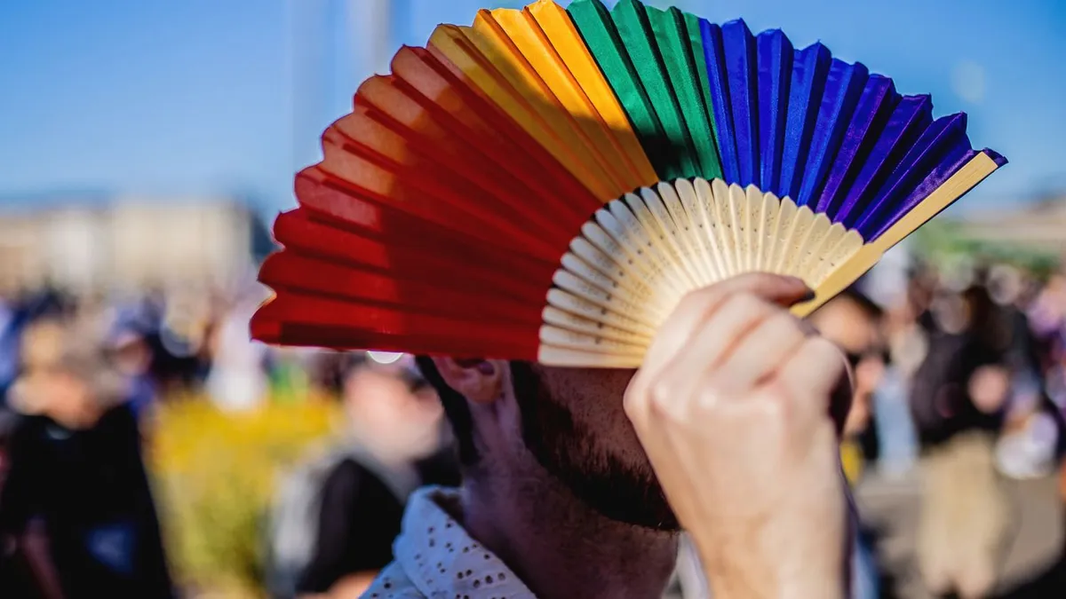 Tombolva ünneplik Magyar Péterék Tisza-csoportjaiban a pride-ot