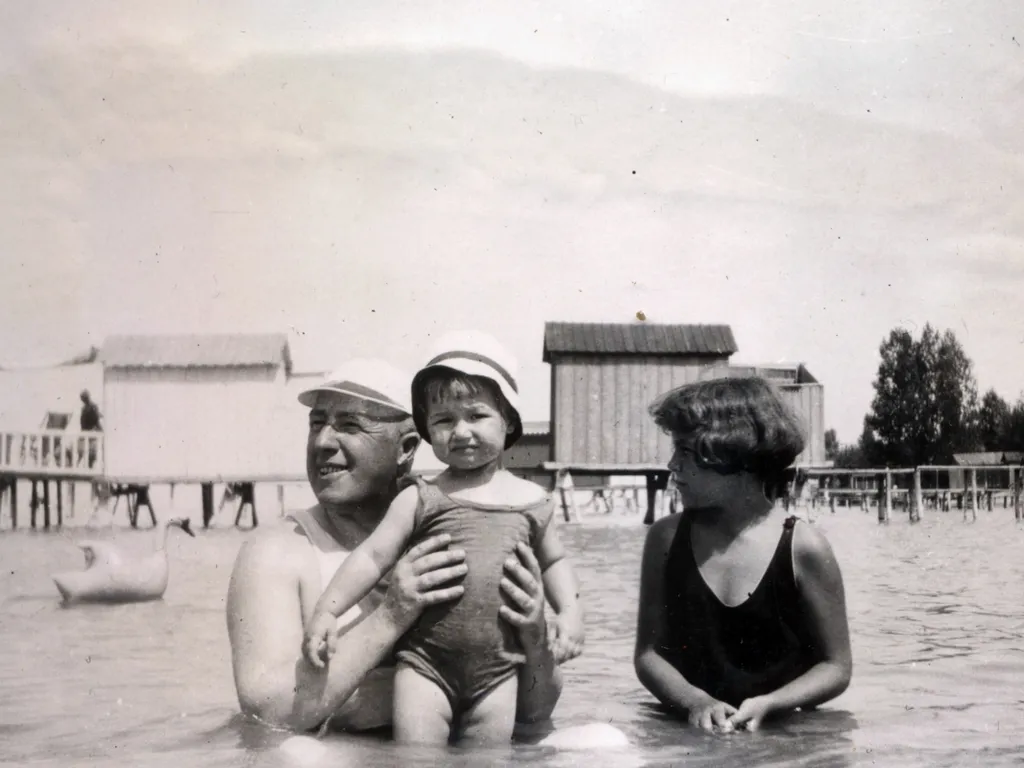Nézze meg képeinket a régi balatoni nyaralások, régibalatoninyaralások, strand, strandolás, archív, galéria, 2025