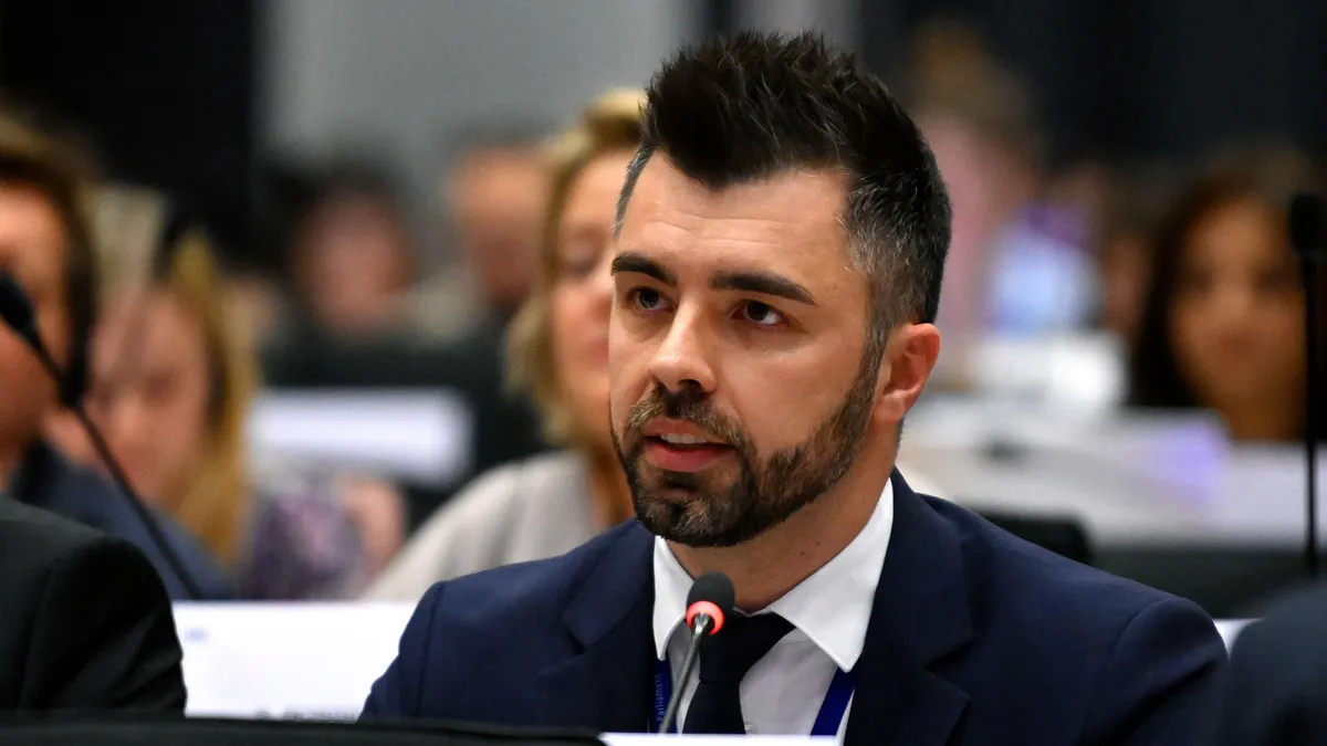 Az egész internet Kulja András (le)szereplésén nevet - képek