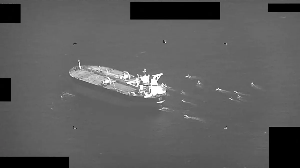  Hormuzi-szoros, This US Navy handout screenshot of a video shows fast-attack craft from Iran’s Islamic Revolutionary Guard Corps Navy swarming Panama-flagged oil tanker Niovi as it transits the Strait of Hormuz on May 3, 2023. Iranian forces seized a Panama-flagged oil tanker in the Strait of Hormuz early today, the US Navy said, the second such incident in less than a week. (Photo by NAVCENT Public Affairs / US NAVY / AFP) / RESTRICTED TO EDITORIAL USE - MANDATORY CREDIT "AFP PHOTO / US NAVY/ MATTHEW FREEMAN/ - NO MARKETING NO ADVERTISING CAMPAIGNS - DISTRIBUTED AS A SERVICE TO CLIENTS