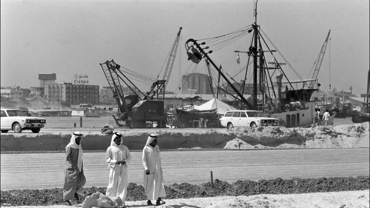 Izgalmas fotókon Dubaj történelme – így lett halászfaluból a luxus birodalma
