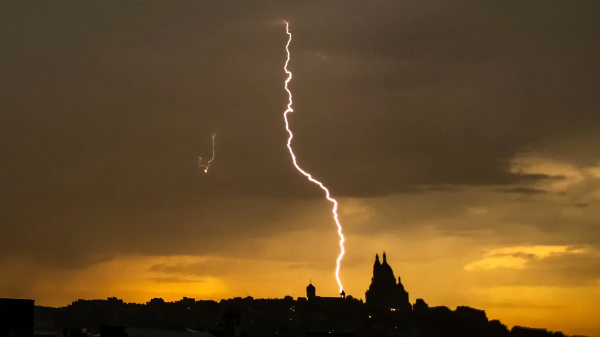 kidőlt fák A brutális vihar látványos lehűlést hozott, de újabb riasztást adott ki a meteorológiai szolgálat.