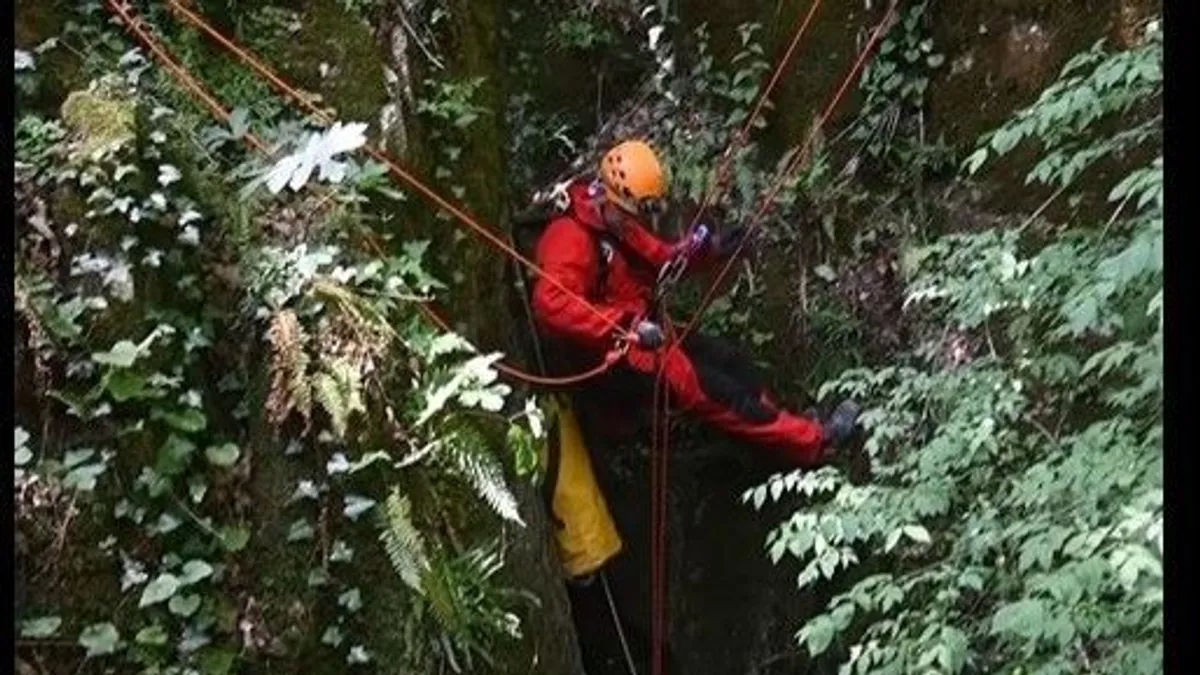 Második világháborús aknavetőgránátot emeltek ki az Aggteleki Nemzeti Park mélyéről