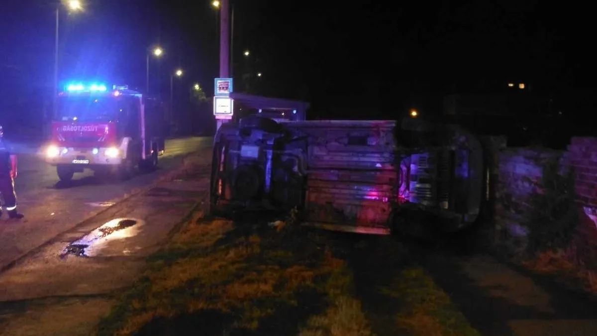 Letarolta a buszmegállót a felelőtlen sofőr