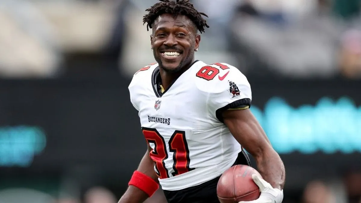 Gyilkossági kísérlettel vádolják a korábbi NFL-sztárt