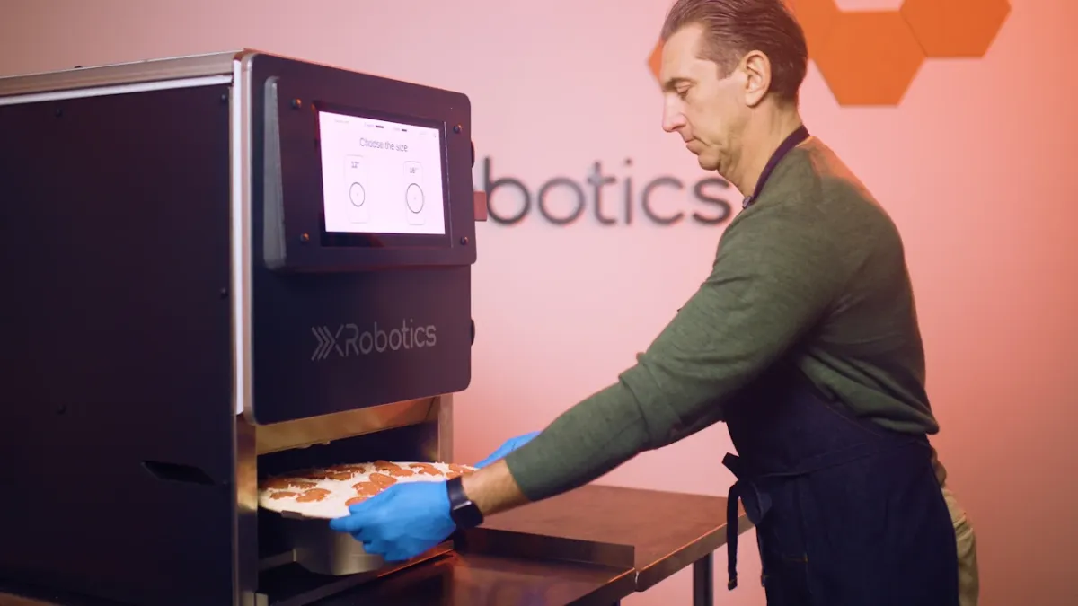 Havi 25 ezer pizzát készíthet össze a robotgép
