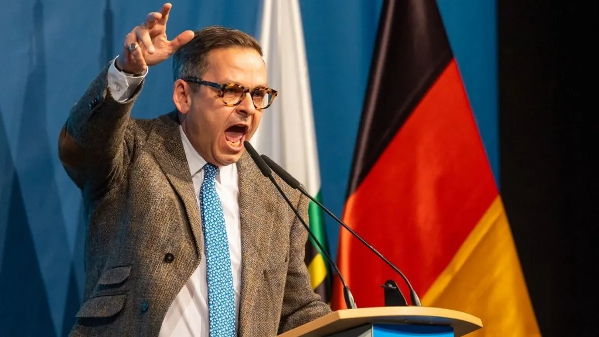 Merkel tönkretette Európát! – Gerald Grosz új könyve már megjelenés előtt bestseller