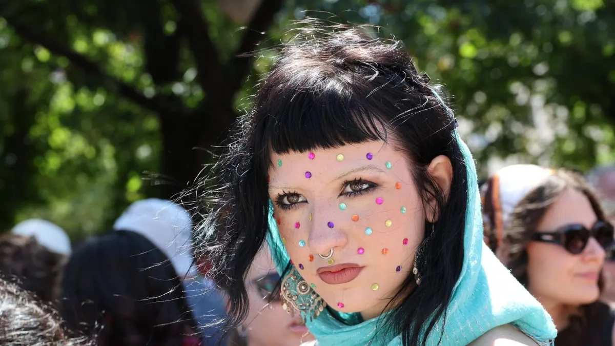 Botrány – hormonterápiát népszerűsítő szórólapokat osztogatnak a Pride-on
