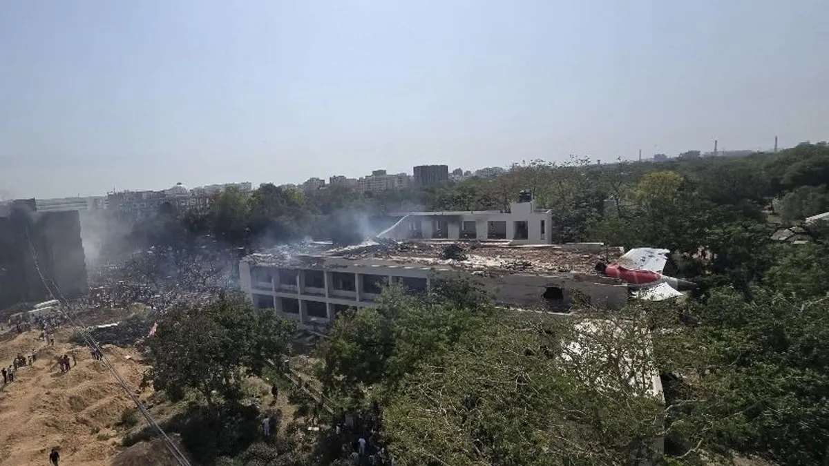 Már 270 halálos áldozata van az Air India légikatasztrófájának