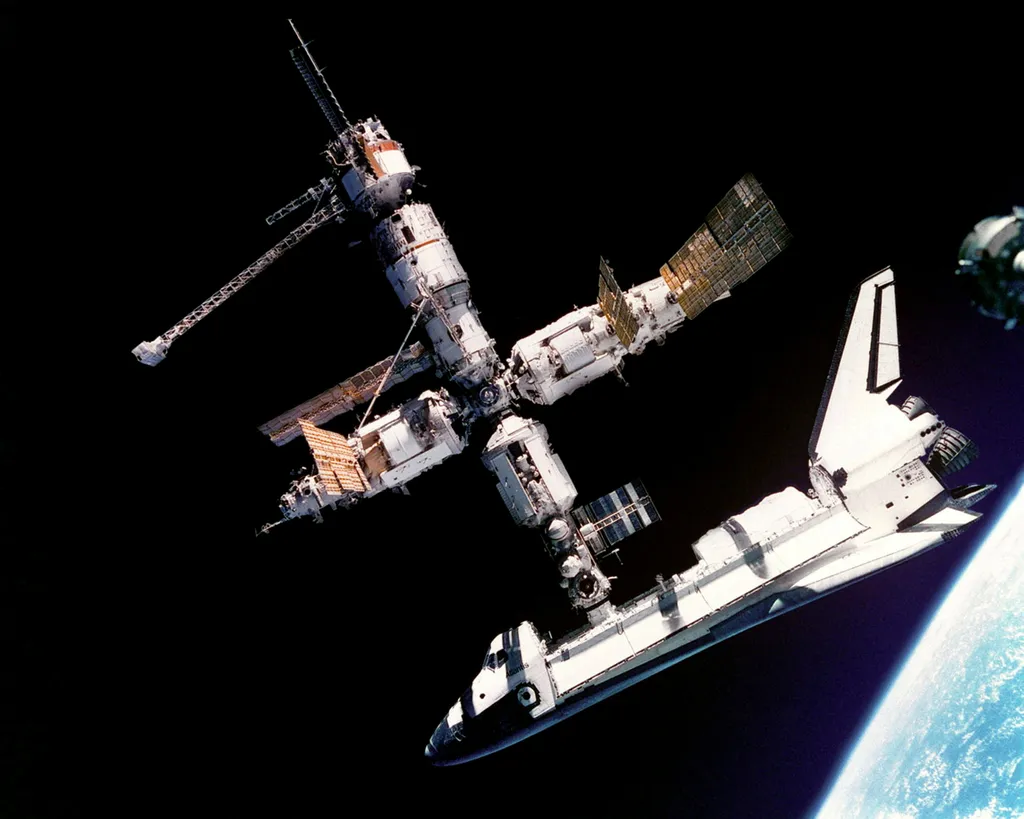 űrutazás, megérkezés, Holdra szállás, MIR, Neil Armstrong