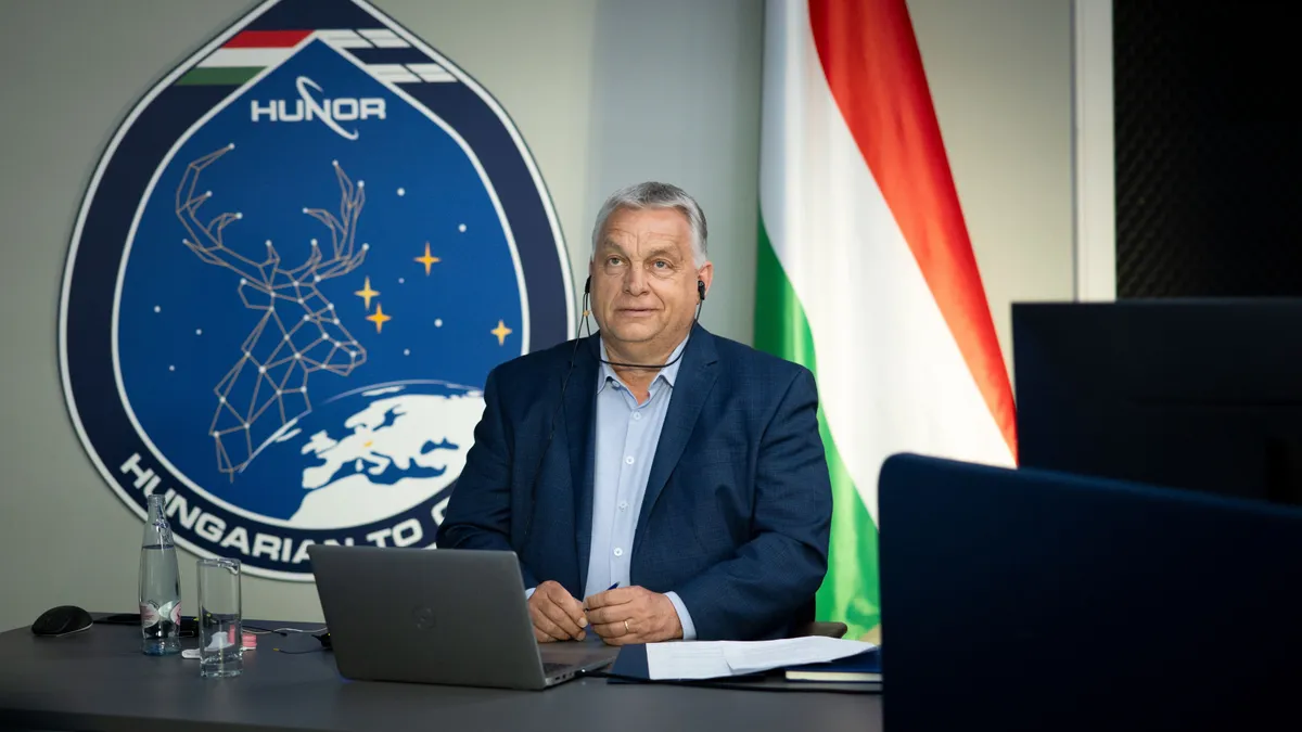 Orbán Viktor telefonon beszélt a világűrben tartózkodó Kapu Tiborral – videó