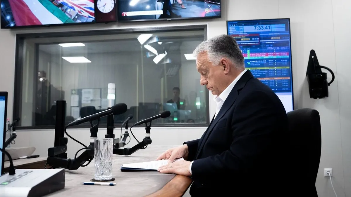 Orbán Viktor miniszterelnök interjút ad a Jó reggelt, Magyarország! című műsorban a Kossuth Rádió óbudai stúdiójában, 2025. május 9-én. (Fotó: MTI/Miniszterelnöki Kommunikációs Főosztály/Benko Vivien Cher)